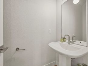 3411 N Albion Street 41, Denver CO 80207
