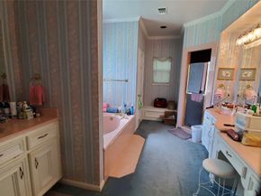 27 Thornhill Oaks Drive, Houston TX 77015