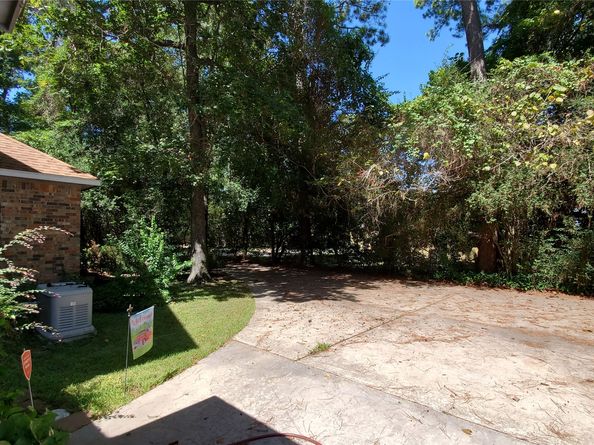 27 Thornhill Oaks Drive, Houston TX 77015