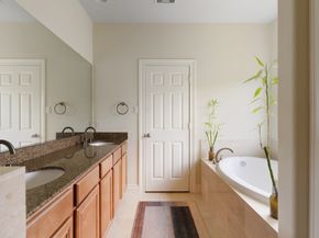 9103 Creekstone Lake Drive, Houston TX 77054