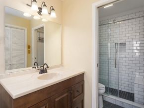 18617 Egret Bay Boulevard 1002, Webster TX 77058