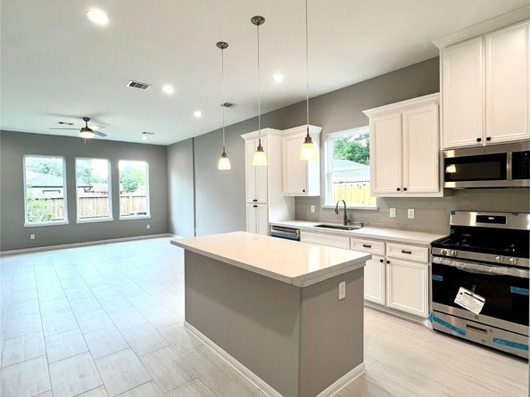 153 Treasure Drive, Houston TX 77076