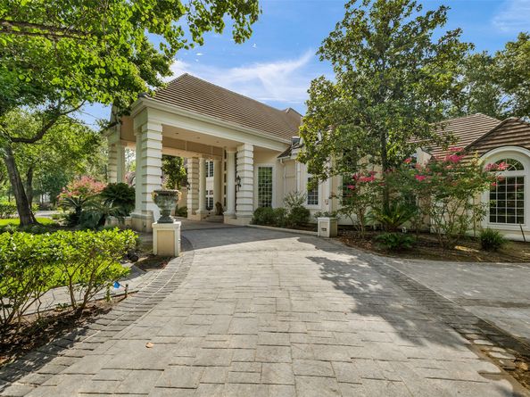 205 Grogans Point Road, The Woodlands TX 77380