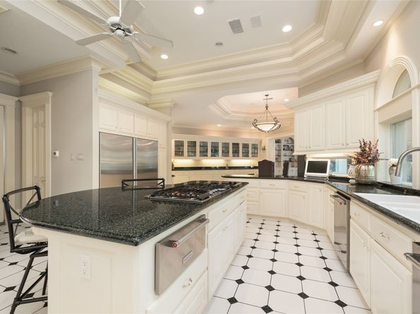 205 Grogans Point Road, The Woodlands TX 77380