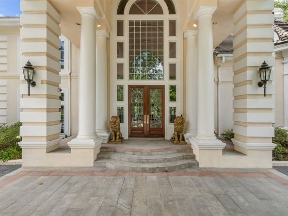 205 Grogans Point Road, The Woodlands TX 77380