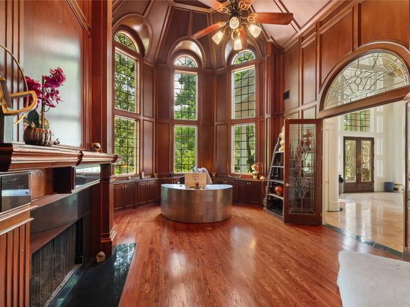 205 Grogans Point Road, The Woodlands TX 77380