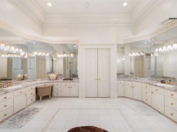205 Grogans Point Road, The Woodlands TX 77380
