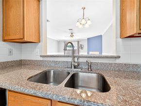 7693 Cambridge Street 7691, Houston TX 77054