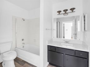 18511 Egret Bay Boulevard 502, Webster TX 77058