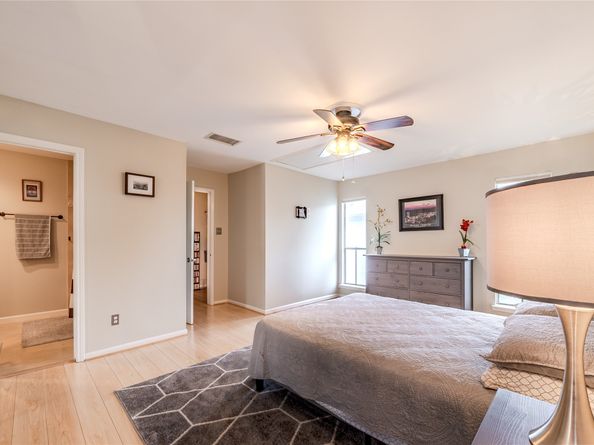 1914 Augusta Drive 15, Houston TX 77057