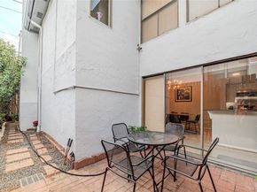 1914 Augusta Drive 15, Houston TX 77057