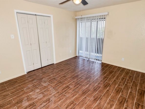 3035 Walnut Bend Lane 35, Houston TX 77042