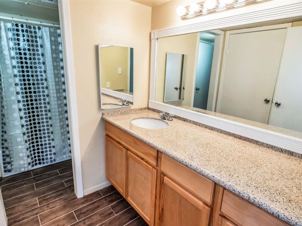 3035 Walnut Bend Lane 35, Houston TX 77042