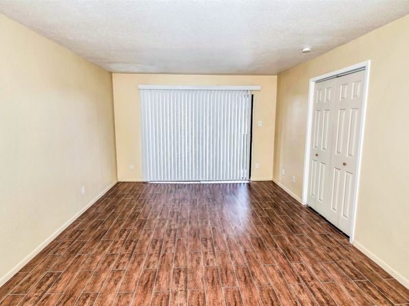 3035 Walnut Bend Lane 35, Houston TX 77042