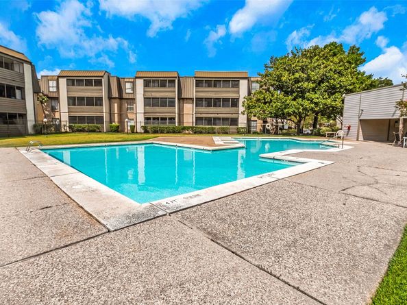3035 Walnut Bend Lane 35, Houston TX 77042