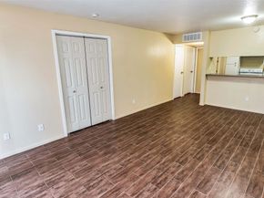 3035 Walnut Bend Lane 35, Houston TX 77042