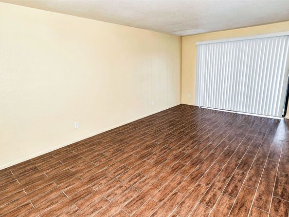 3035 Walnut Bend Lane 35, Houston TX 77042