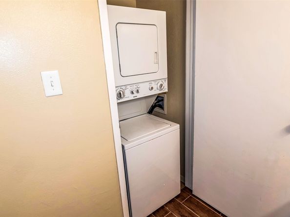 3035 Walnut Bend Lane 35, Houston TX 77042