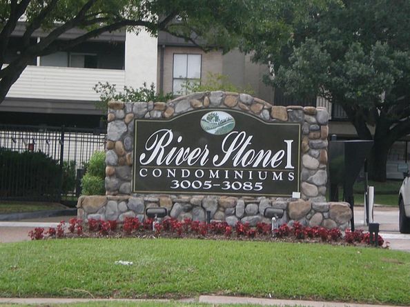 3035 Walnut Bend Lane 35, Houston TX 77042