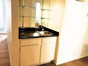 1818 Augusta Drive 21, Houston TX 77057