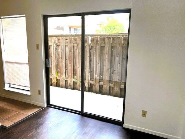 1818 Augusta Drive 21, Houston TX 77057