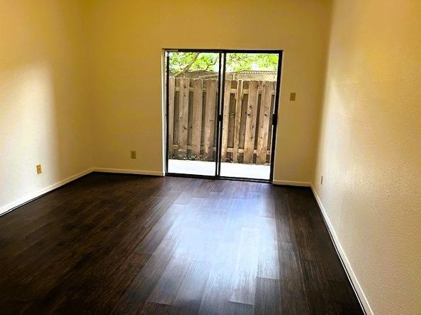 1818 Augusta Drive 21, Houston TX 77057