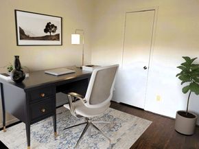 1818 Augusta Drive 21, Houston TX 77057