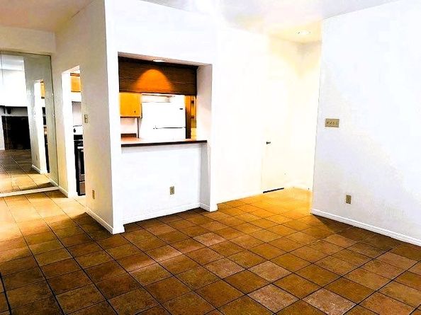 1818 Augusta Drive 21, Houston TX 77057