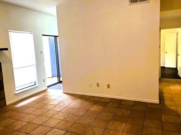 1818 Augusta Drive 21, Houston TX 77057