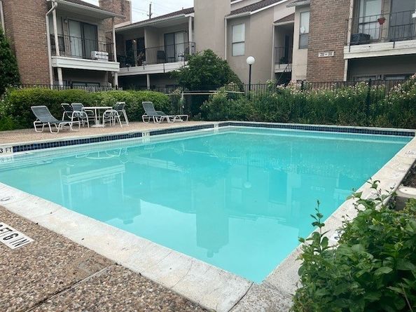 1818 Augusta Drive 21, Houston TX 77057