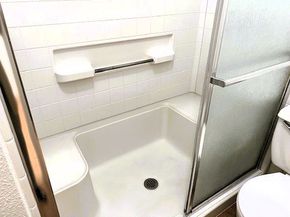 1818 Augusta Drive 21, Houston TX 77057