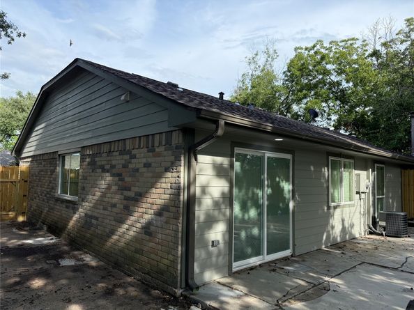 3842 Westmeadow Drive, Houston TX 77082