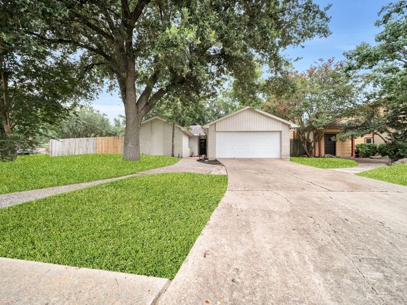 7003 Zapata Drive, Houston TX 77083