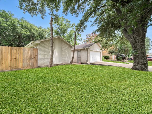 7003 Zapata Drive, Houston TX 77083