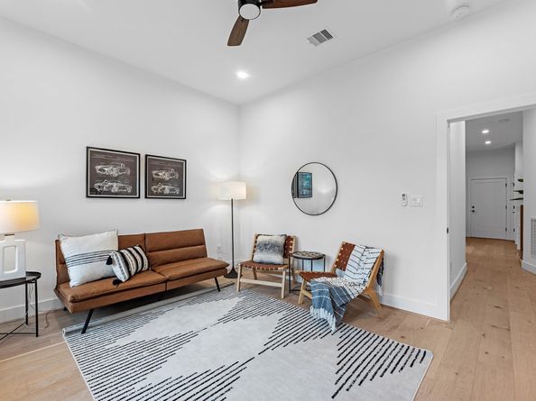 5240 Cornish B, Houston TX 77007