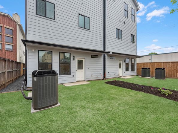 5240 Cornish B, Houston TX 77007