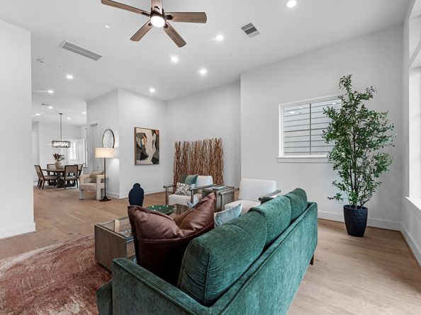 5240 Cornish B, Houston TX 77007
