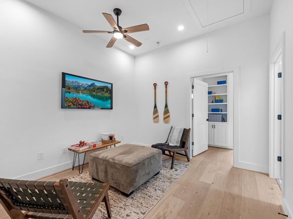 5240 Cornish B, Houston TX 77007