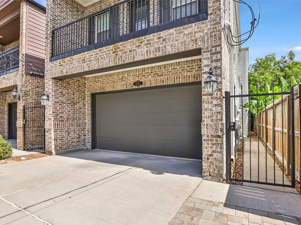 5406 Darling Street A, Houston TX 77007