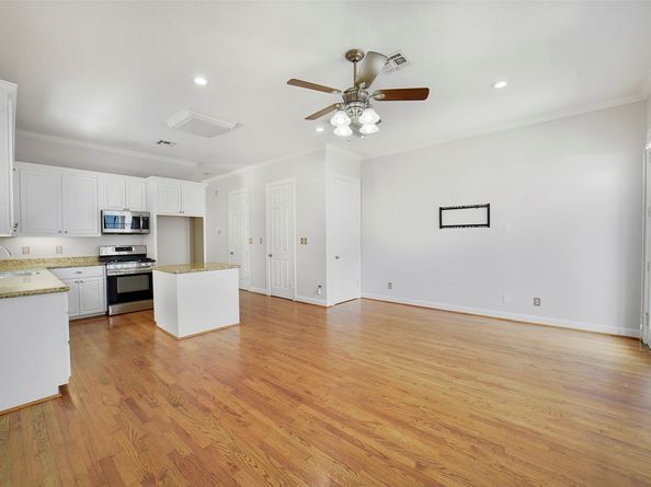 1108 W 22nd Street, Houston TX 77008
