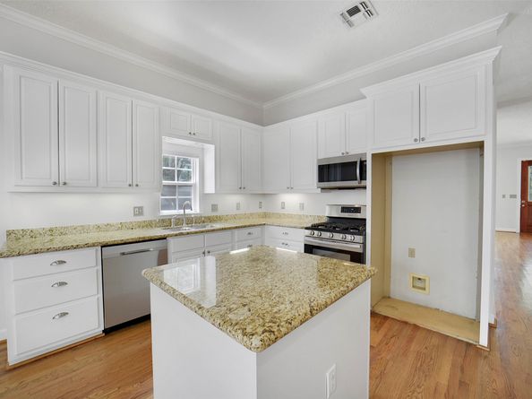 1108 W 22nd Street, Houston TX 77008