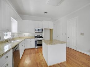 1108 W 22nd Street, Houston TX 77008
