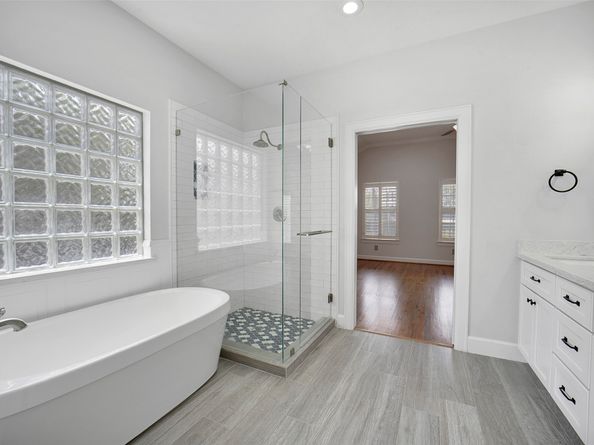 1108 W 22nd Street, Houston TX 77008
