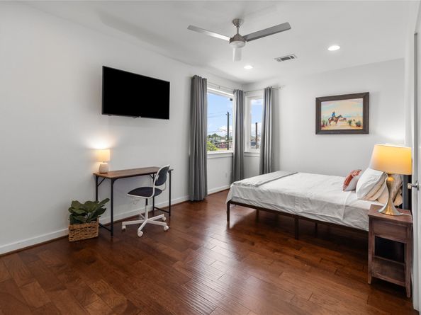 713 James Street, Houston TX 77009