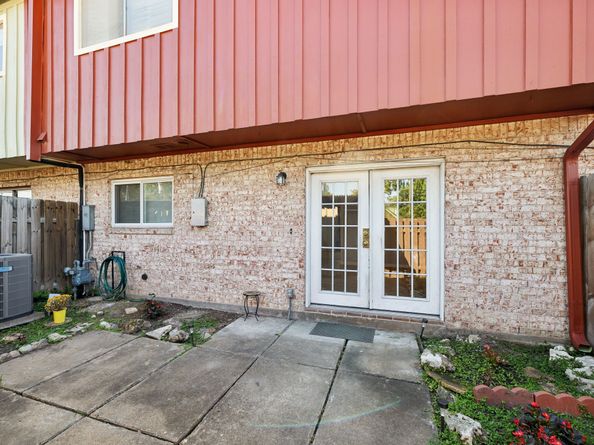 2342 Triway Lane, Houston TX 77043