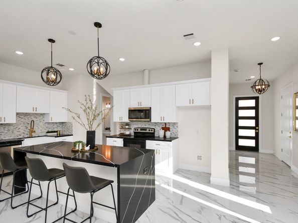 5906 Saint Augustine Street B, Houston TX 77021