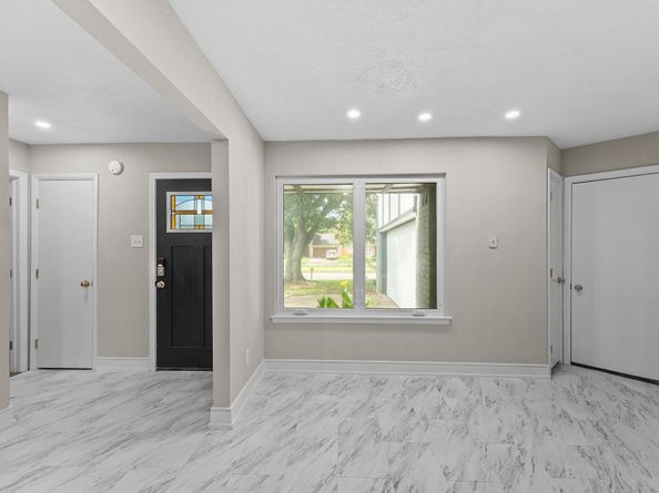 16026 Beechnut Street, Houston TX 77083