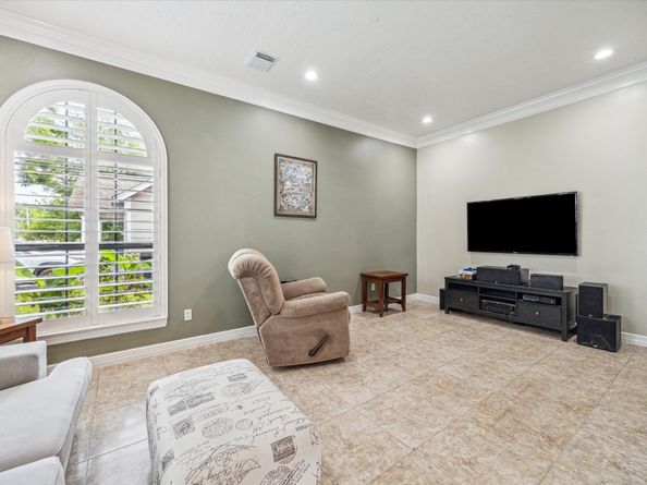 1015 W 41st Street, Houston TX 77018