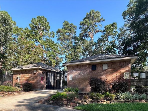 3317 Golden Trails Drive 802, Houston TX 77345