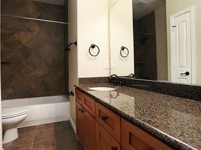 5615 Winsome Villas Lane H, Houston TX 77057